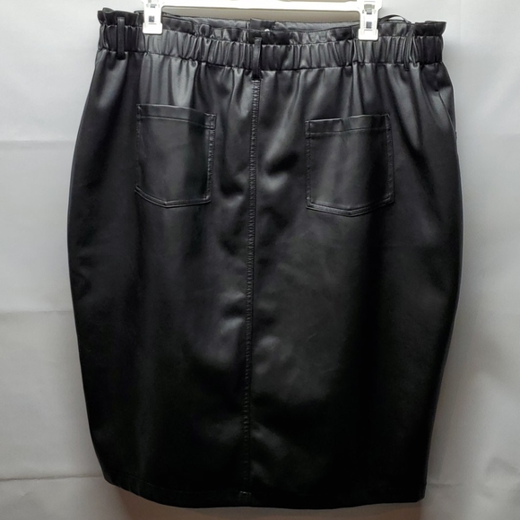 Skirt - Picture 4 of 4